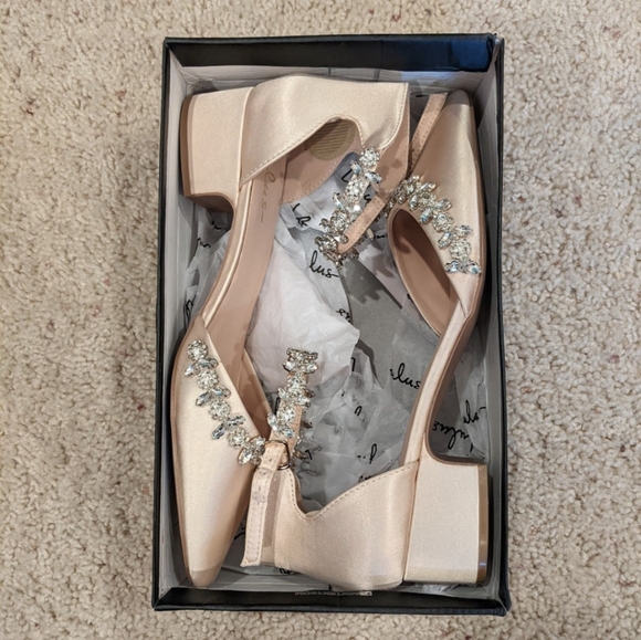 Lulu's Size 10 NIB Swayy Block Heels - Picture 2 of 4